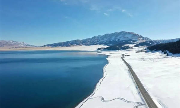 赛里木湖冬景