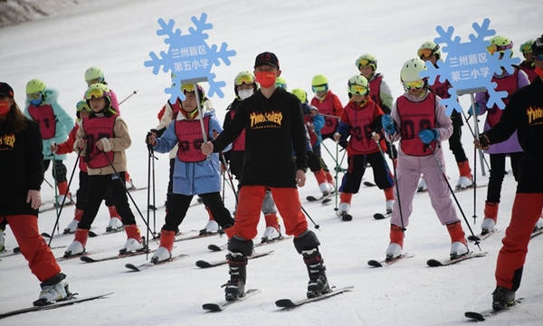 兰州快速推动“冰雪运动进校园改革实验区”走深走实